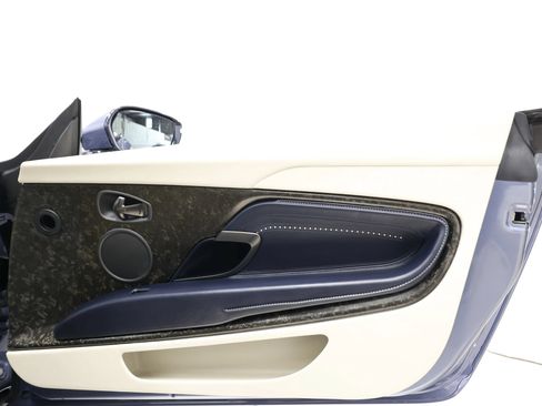 Used 2019 Aston Martin DB11 Coupe RWD image 68