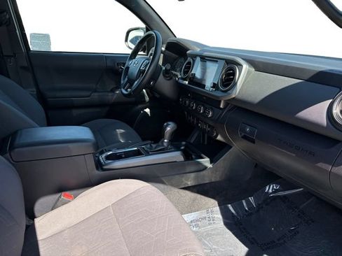 Certified 2019 Toyota Tacoma TRD Off-Road w/ Technology Package AWD/4WD image 20