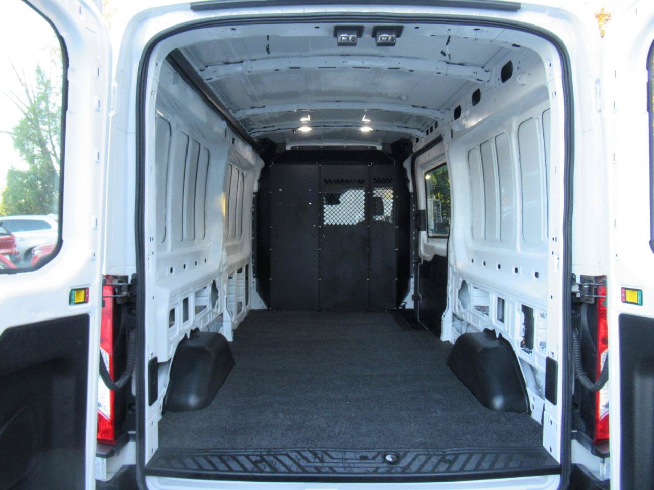 Used 2019 Ford Transit 250 148 Medium Roof RWD image 12