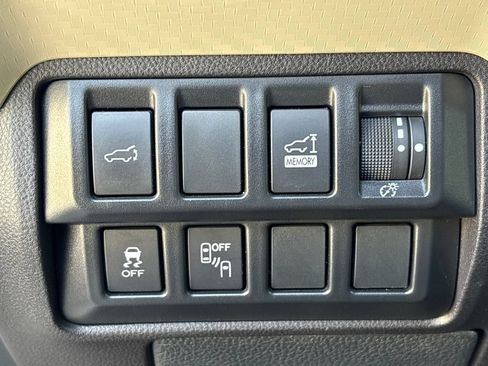 Used 2019 Subaru Ascent Premium w/ Popular Package #3 AWD/4WD image 9