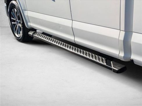 Used 2018 Ford F150 XLT w/ Equipment Group 302A Luxury image 10