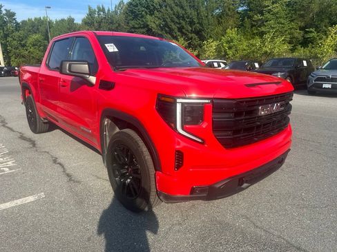 Used 2024 GMC Sierra 1500 Elevation AWD/4WD image 3