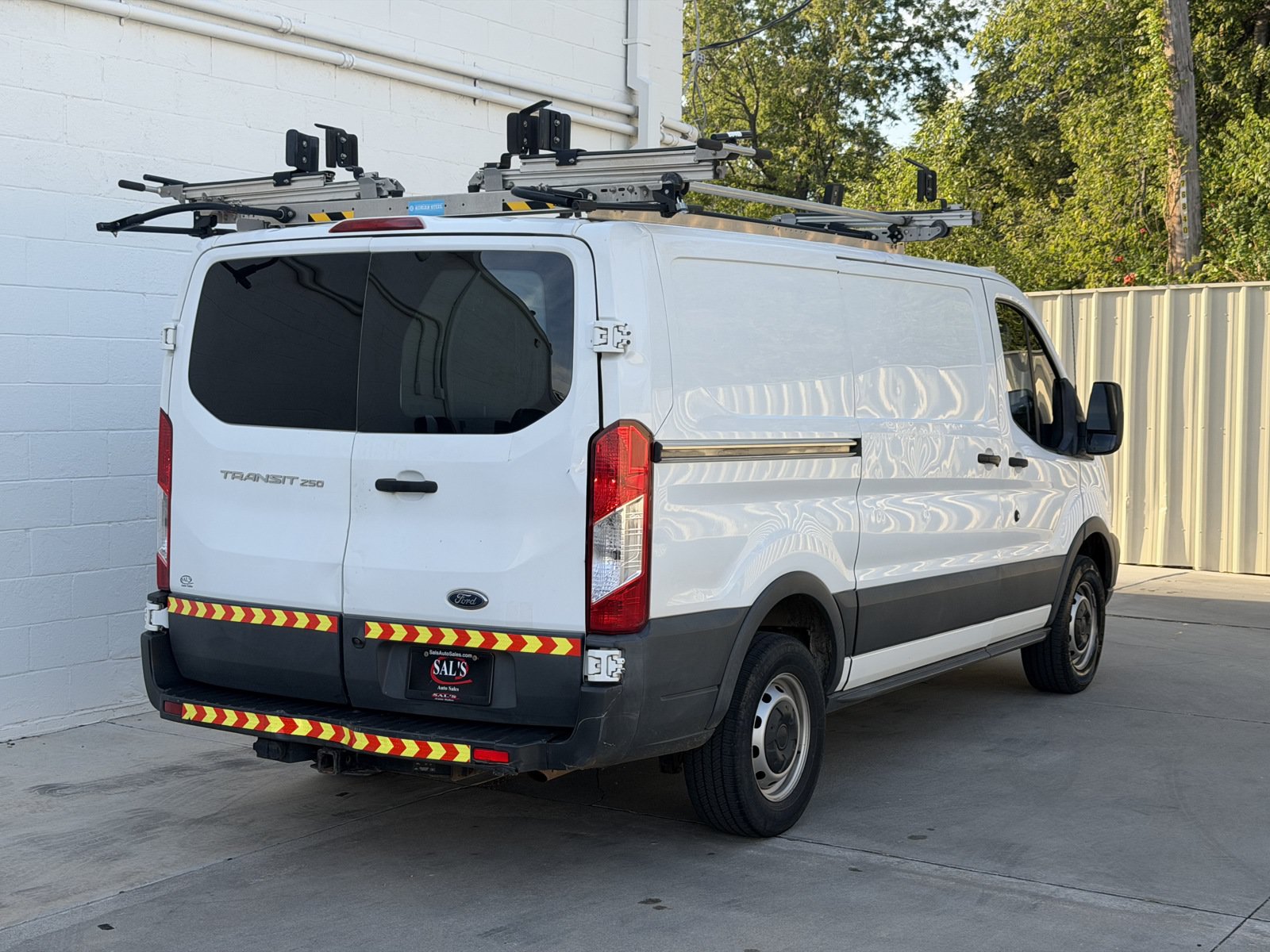 Used 2017 Ford Transit 250 130 Low Roof RWD image 5