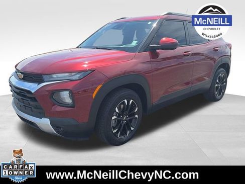 Used 2022 Chevrolet TrailBlazer LT w/ Driver Confidence Package FWD image 3