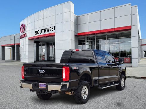 Used 2023 Ford F250 XLT AWD/4WD image 5
