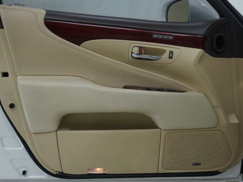 Used 2012 Lexus LS 460 w/ Luxury Value Edition RWD image 14