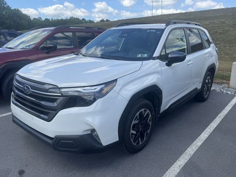 Used 2026 Subaru Forester Premium AWD/4WD image 4
