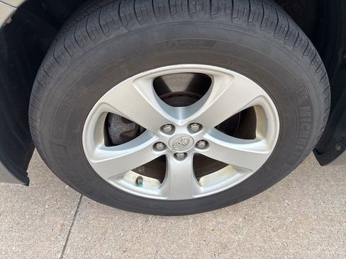 Used 2012 Toyota Sienna LE w/ Towing Pkg FWD image 9