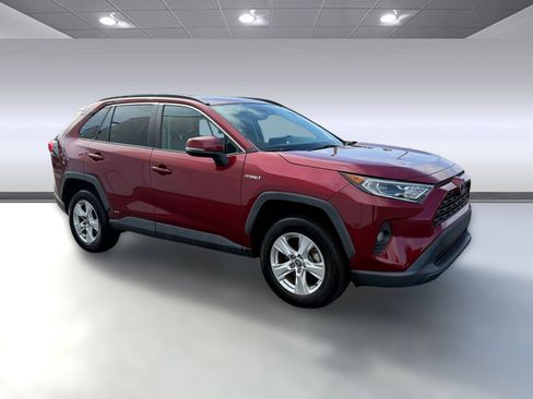Certified 2021 Toyota RAV4 XLE image 7