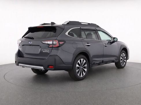 Used 2024 Subaru Outback Touring AWD/4WD image 4