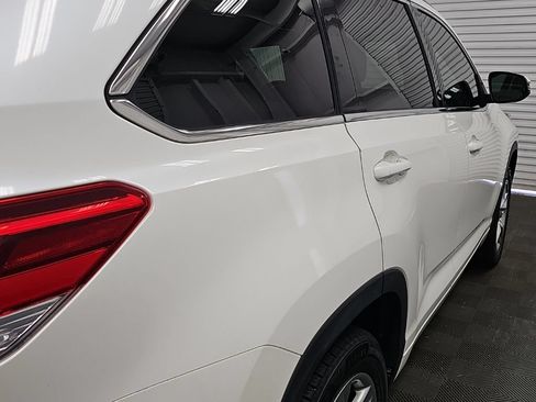 Used 2017 Toyota Highlander Limited FWD image 10