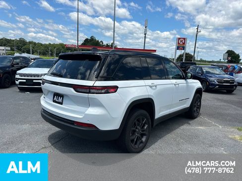 Used 2025 Jeep Grand Cherokee Limited AWD/4WD image 9