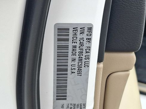 Used 2021 Jeep Grand Cherokee Limited w/ Premium Lighting Group AWD/4WD image 28
