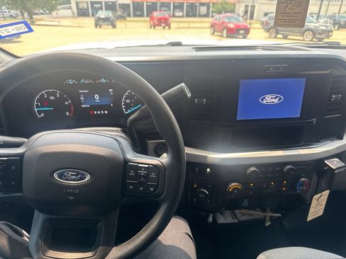 Used 2025 Ford F250 XL w/ STX Appearance Package AWD/4WD image 11