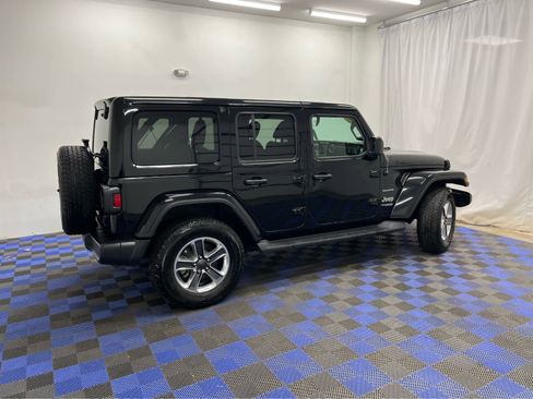 Used 2022 Jeep Wrangler Unlimited Sahara w/ Cold Weather Group image 11