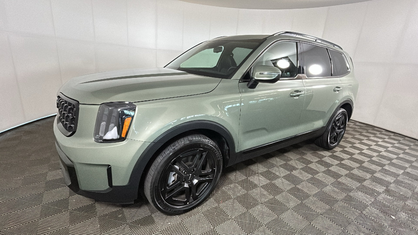 Used 2024 Kia Telluride EX X-Line AWD/4WD image 8