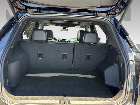 Used 2023 Chevrolet Equinox Premier FWD image 24