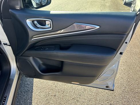 Used 2019 INFINITI QX60 Luxe w/ Essential Package image 14