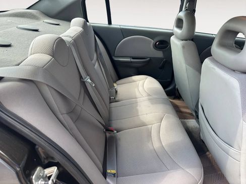 Used 2004 Saturn ION Level 2 FWD image 13