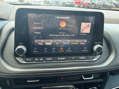 Used 2021 Nissan Rogue S FWD image 16