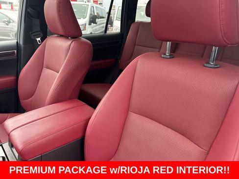 Used 2023 Lexus GX 460 Premium w/ Premium Package image 22