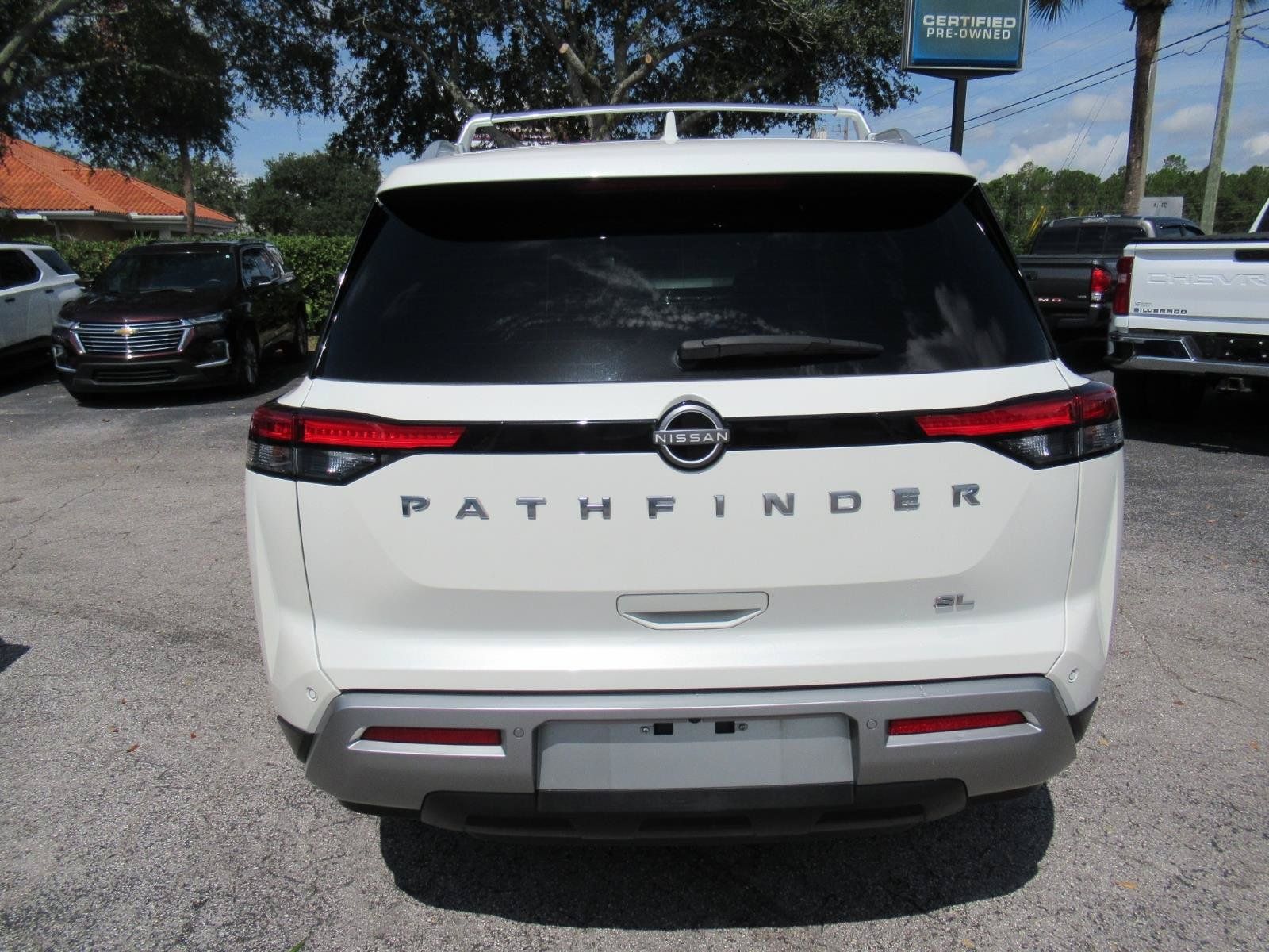 Used 2024 Nissan Pathfinder SL w/ SL Premium Package FWD image 7