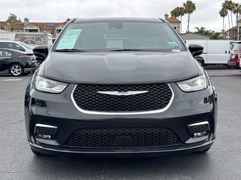 Used 2023 Chrysler Pacifica Touring-L FWD image 5