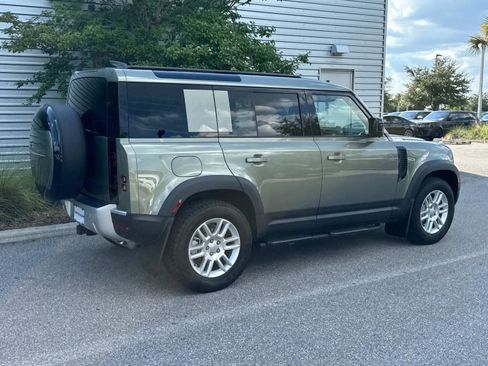 New 2025 Land Rover Defender 110 S image 6