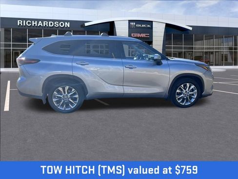 Used 2024 Toyota Highlander Limited image 2