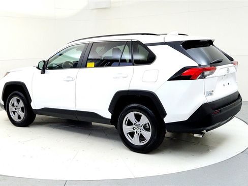 Used 2025 Toyota RAV4 XLE AWD/4WD image 4