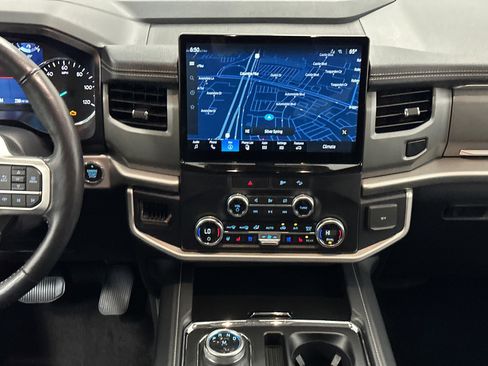 Used 2023 Ford Expedition XLT image 22