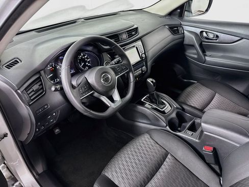 Used 2018 Nissan Rogue SV w/ Premium Package AWD/4WD image 9
