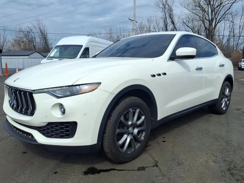 Used 2018 Maserati Levante AWD/4WD image 7