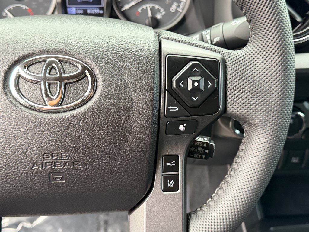 Used 2021 Toyota Tacoma TRD Off-Road w/ Technology Package AWD/4WD image 19