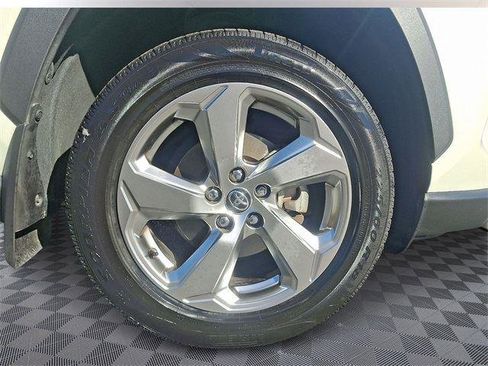 Used 2021 Toyota RAV4 Limited image 8