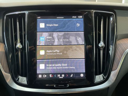 Used 2025 Volvo V60 B5 Cross Country Plus image 40