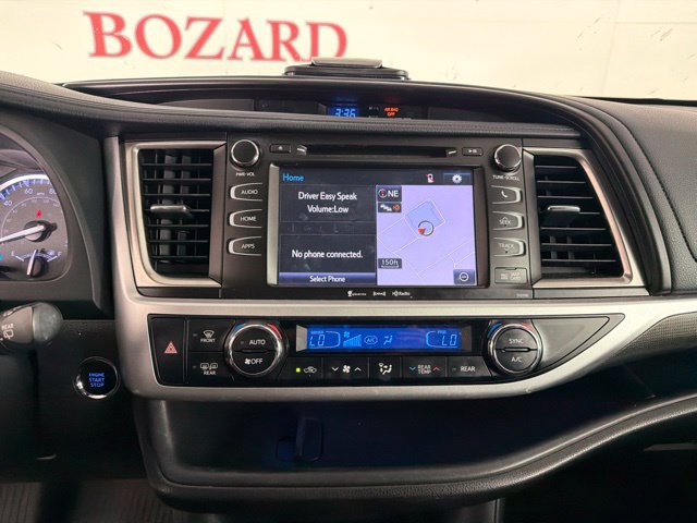 Used 2019 Toyota Highlander SE FWD image 24