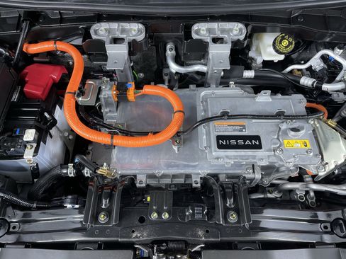 Certified 2024 Nissan Ariya AWD image 28
