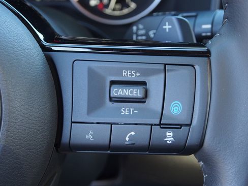 Used 2023 Nissan Rogue SL AWD/4WD image 24