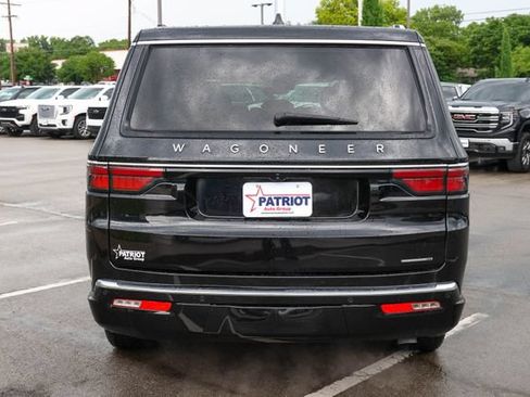 Used 2024 Jeep Wagoneer L Series II w/ Flexible Seating Group AWD/4WD image 4