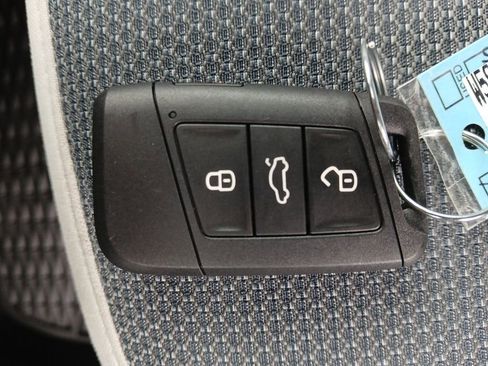 New 2025 Volkswagen Taos S image 27