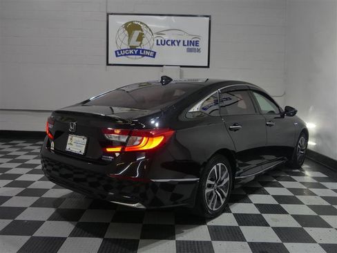 Used 2019 Honda Accord Touring image 10