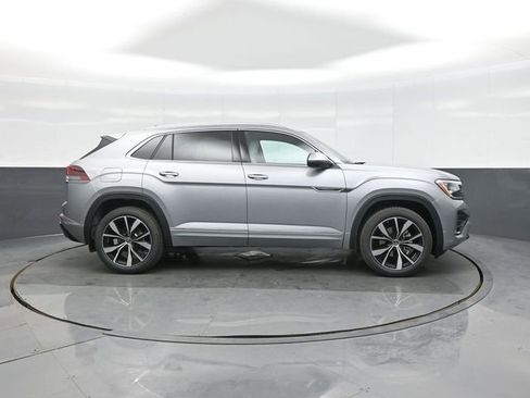 New 2026 Volkswagen Atlas Cross Sport SEL Premium R-Line image 8