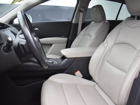 Used 2020 Cadillac XT4 Premium Luxury FWD image 16