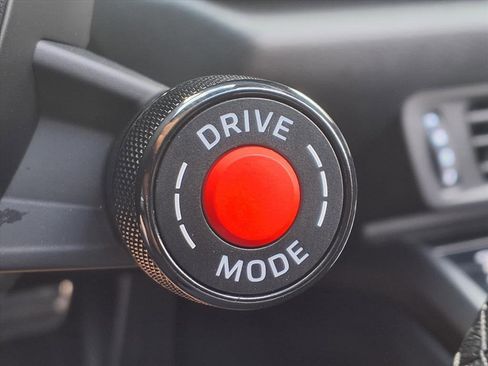 Used 2025 Porsche 911 Carrera image 21