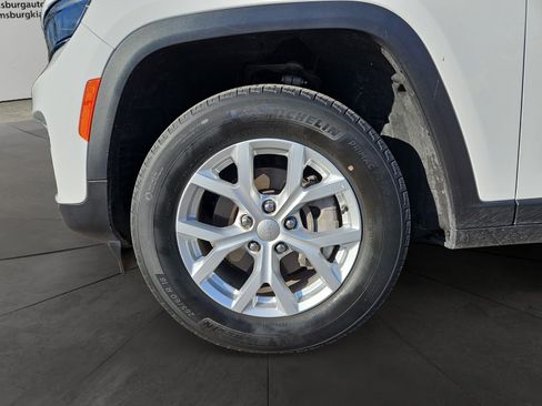 Used 2023 Jeep Grand Cherokee Limited RWD image 14