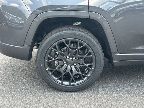 New 2026 Jeep Grand Cherokee Summit AWD/4WD image 17