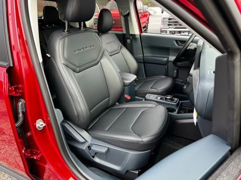 New 2026 Ford Maverick Lariat w/ Black Appearance Package image 20