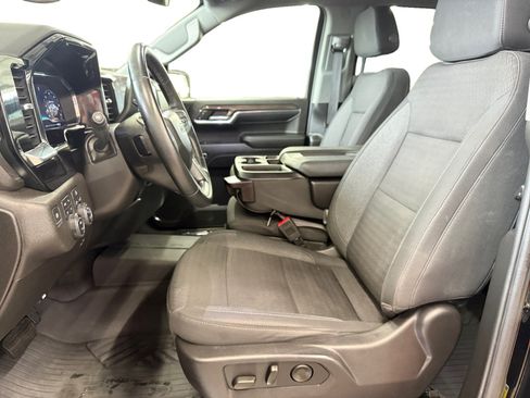 Used 2024 Chevrolet Silverado 1500 RST w/ Z71 Off-Road Package AWD/4WD image 9