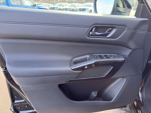 New 2026 Nissan Pathfinder SV image 13